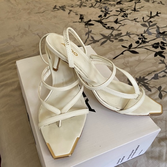 Dressy Aldo Kitten White Heels - Picture 9 of 11